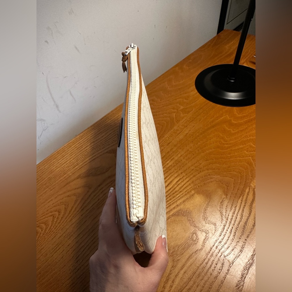 Gucci Plus White Coated Canvas Clutch - Picture 9 of 12